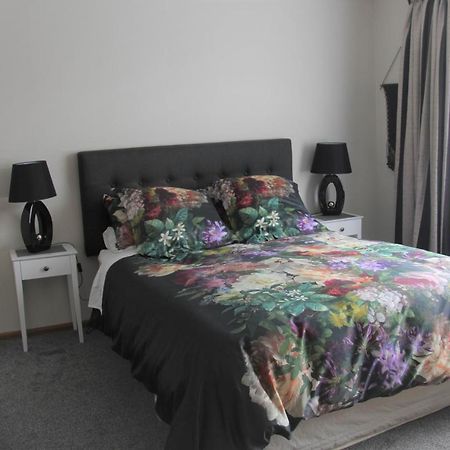 Rosies Place อามารู ภายนอก รูปภาพ